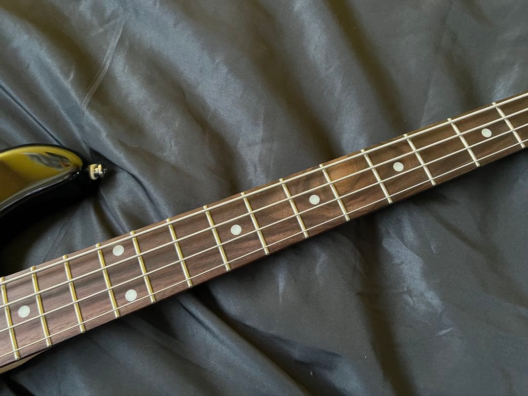 G&L L-2000 エレキベース TRIBUTE ブラック美品　少々難あり