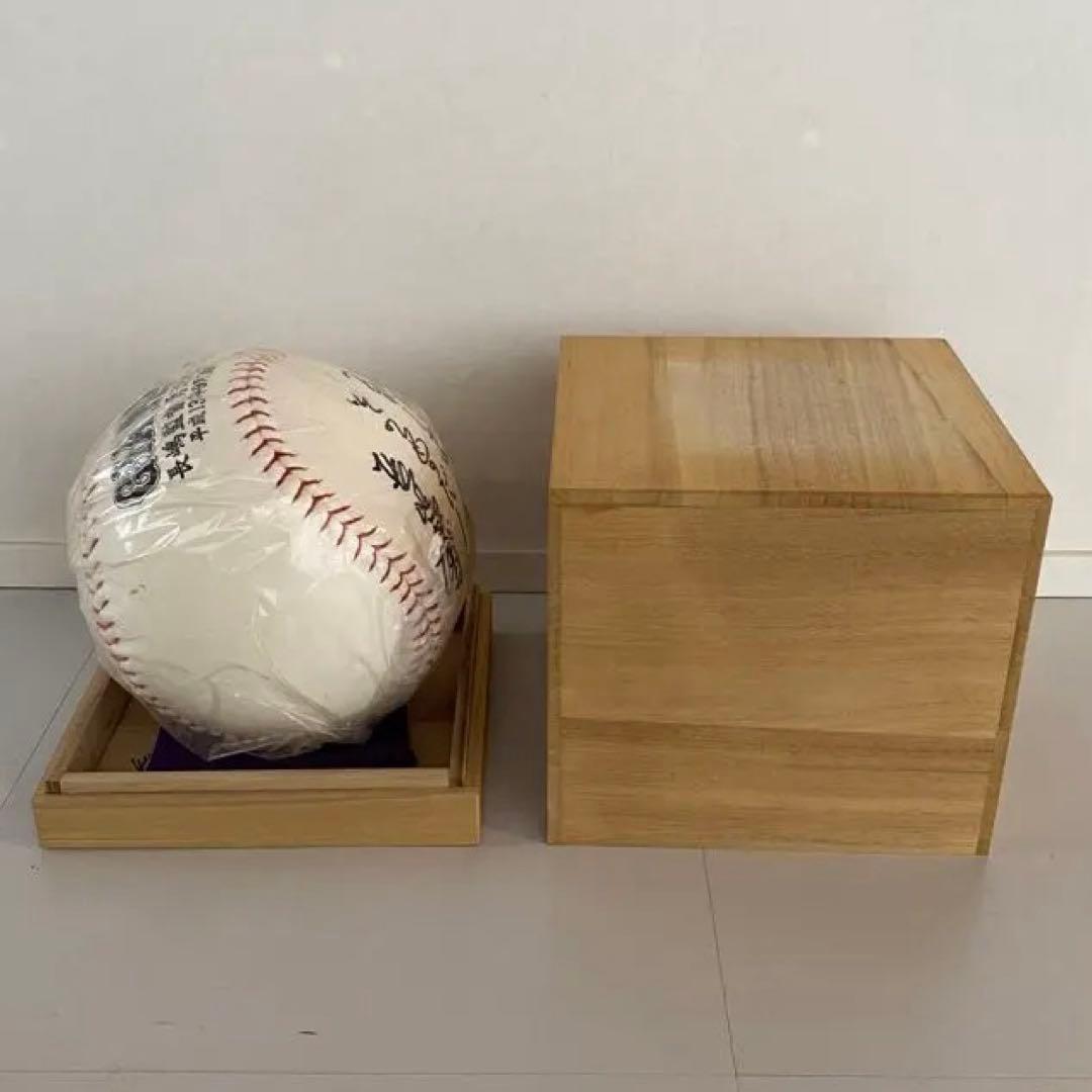 GIANTS 長嶋茂雄勇退記念刺繍ボール 木箱入り 野球