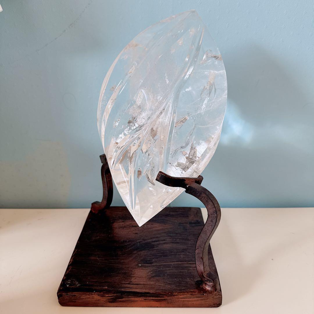 天然水晶★アーモンド型オブジェ★透明水晶★レインボー入り★台座付き★天然石★置物