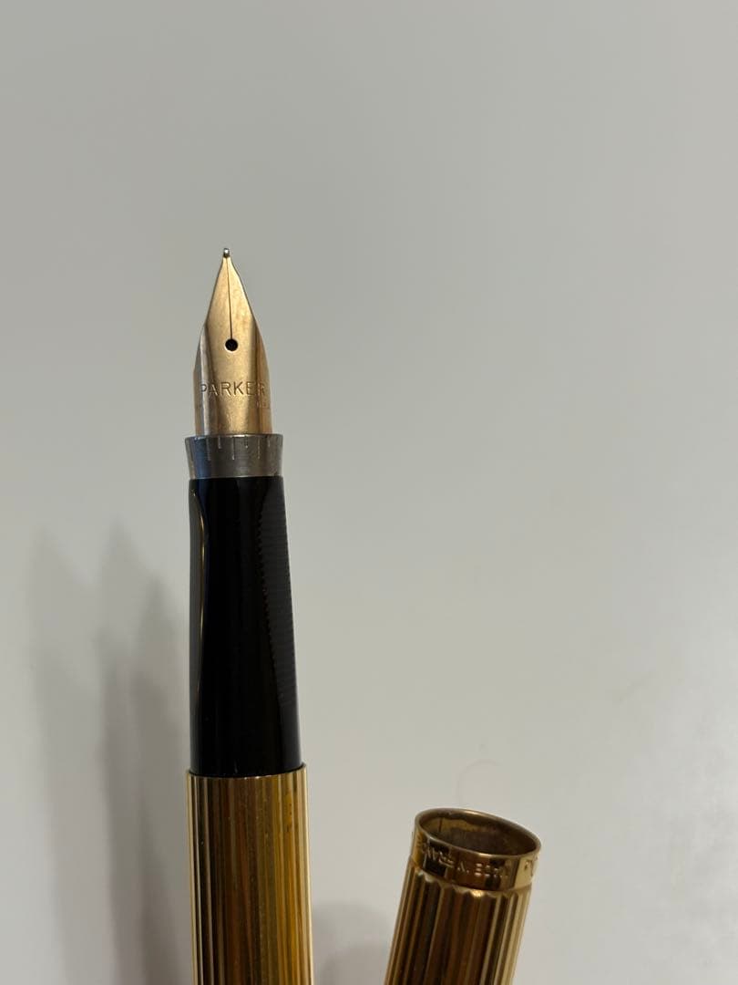 Parkerのゴールドの万年筆とボールペン