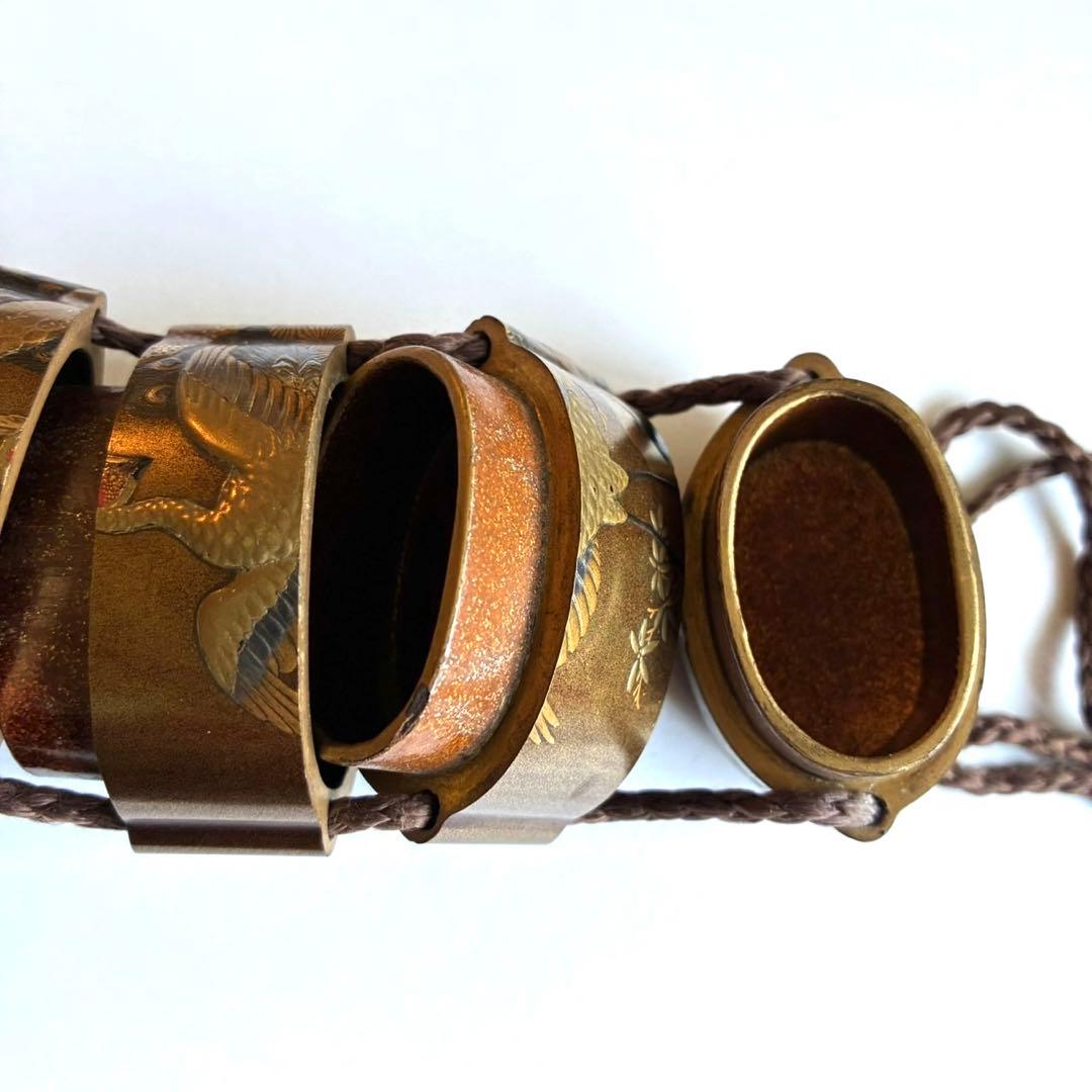 時代物　孔雀蒔絵印籠　梶川