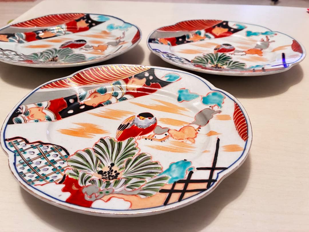 有田焼　古伊万里様式　染錦手（そめにしきて）花鳥地紋様江戸時代3枚セット