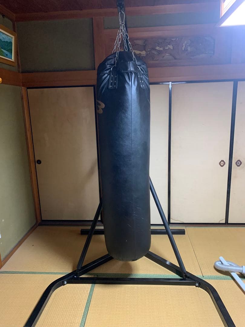 黒 サンドバッグ チェーン付き