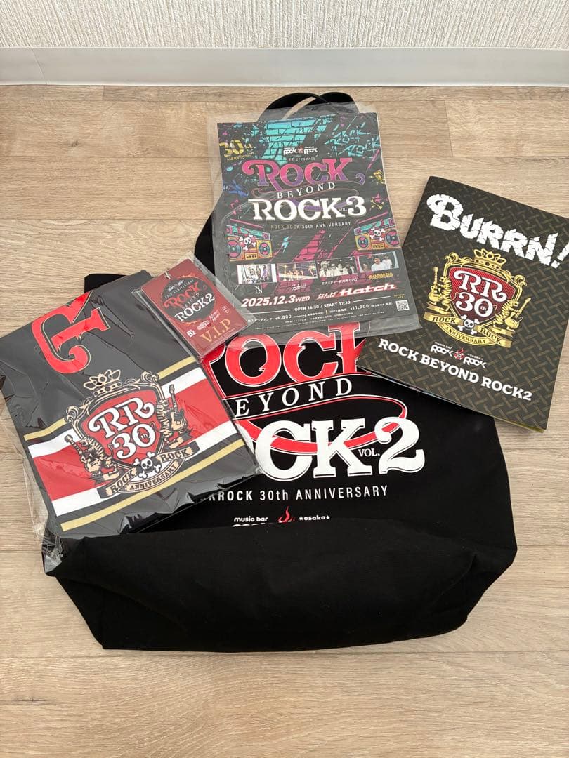 ROCK BEYOND ROCK 30周年記念 Tシャツとトートバッグ