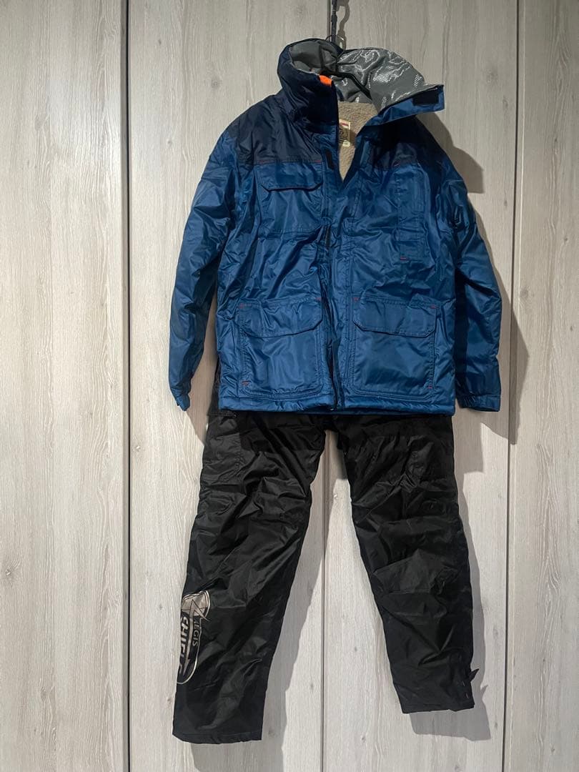 未使用品！Aegis Shield フィッシングスーツ 上下セット