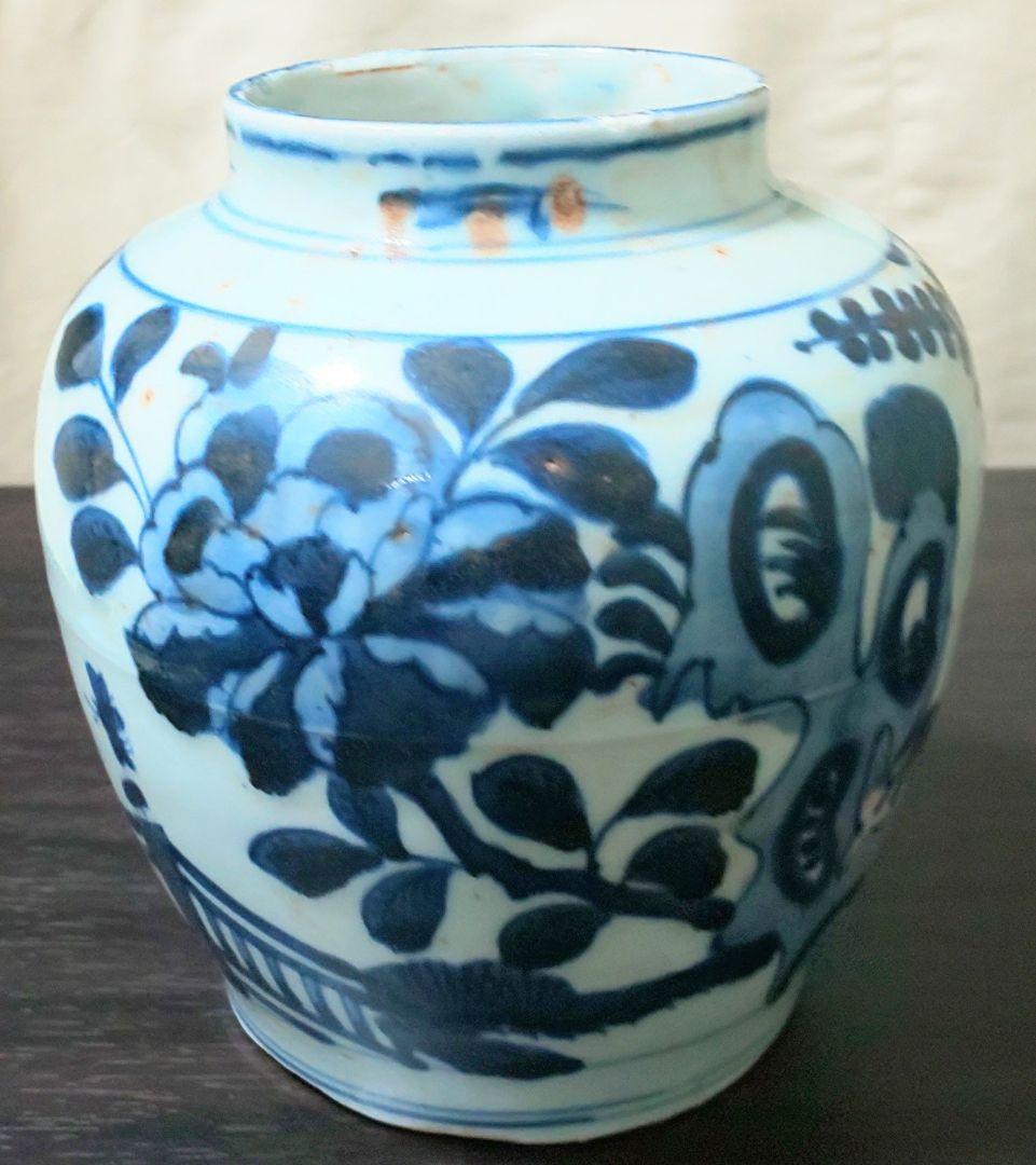 中国美術 白磁胴継染付 明 清時代 霊芝文 牡丹 花鳥模様陶器の壺