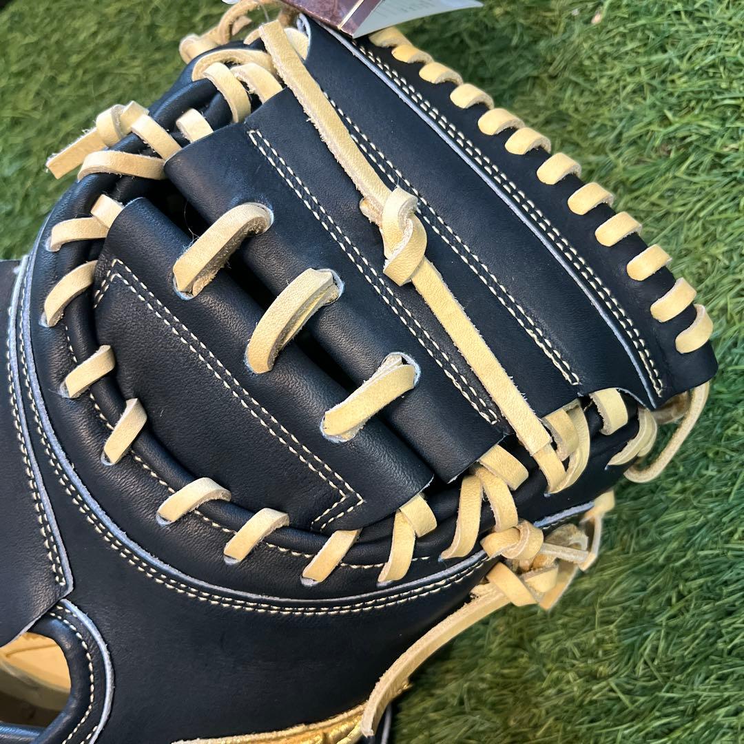 ウイルソン 限定カラーWブラック　硬式用 キャッチャーミット CM33型 右投用