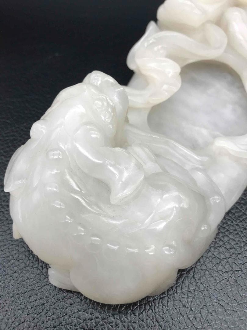 清時代　和田白玉 双神獣獅子彫水洗　白和田玉彫り　水指　水差し　文房(F-29)