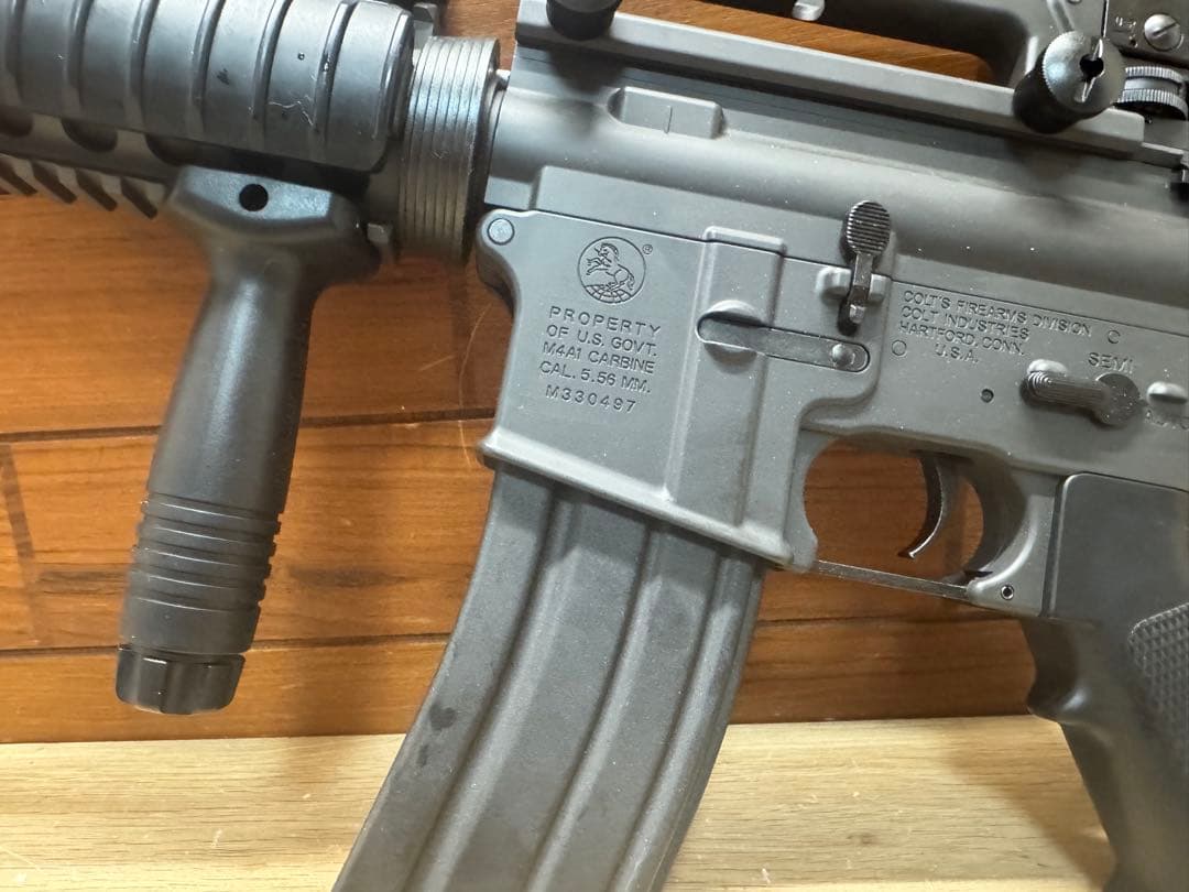 美品　東京マルイ　コルト M4A1カービン