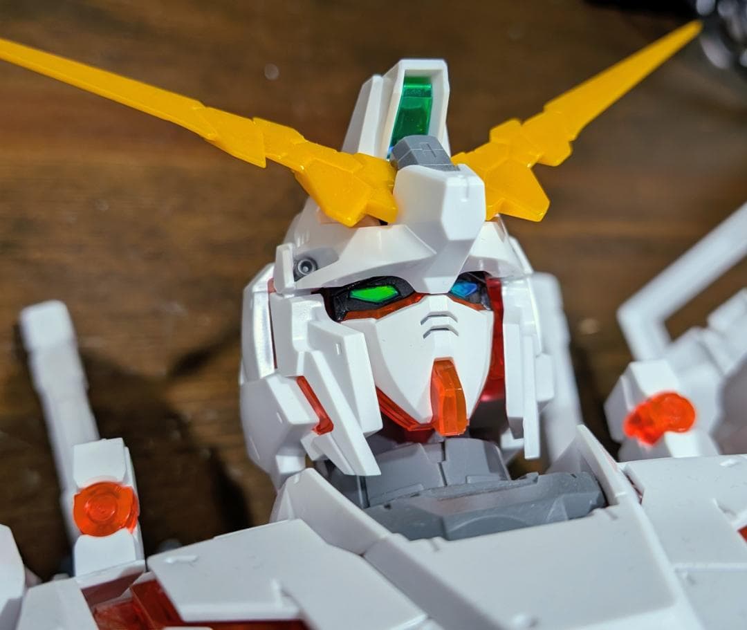 メガサイズ　ユニコーンガンダム（ヘッドディスプレイ２種付き）素組み