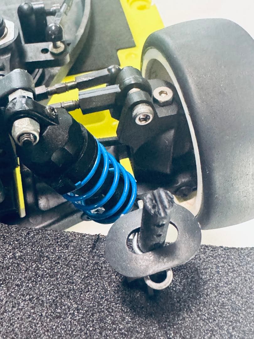 ヨコモ　MR-4TC シャーシのみ　と　予備パーツ　と説明書