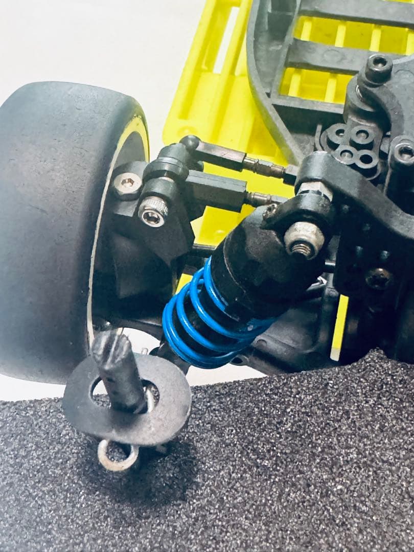 ヨコモ　MR-4TC シャーシのみ　と　予備パーツ　と説明書