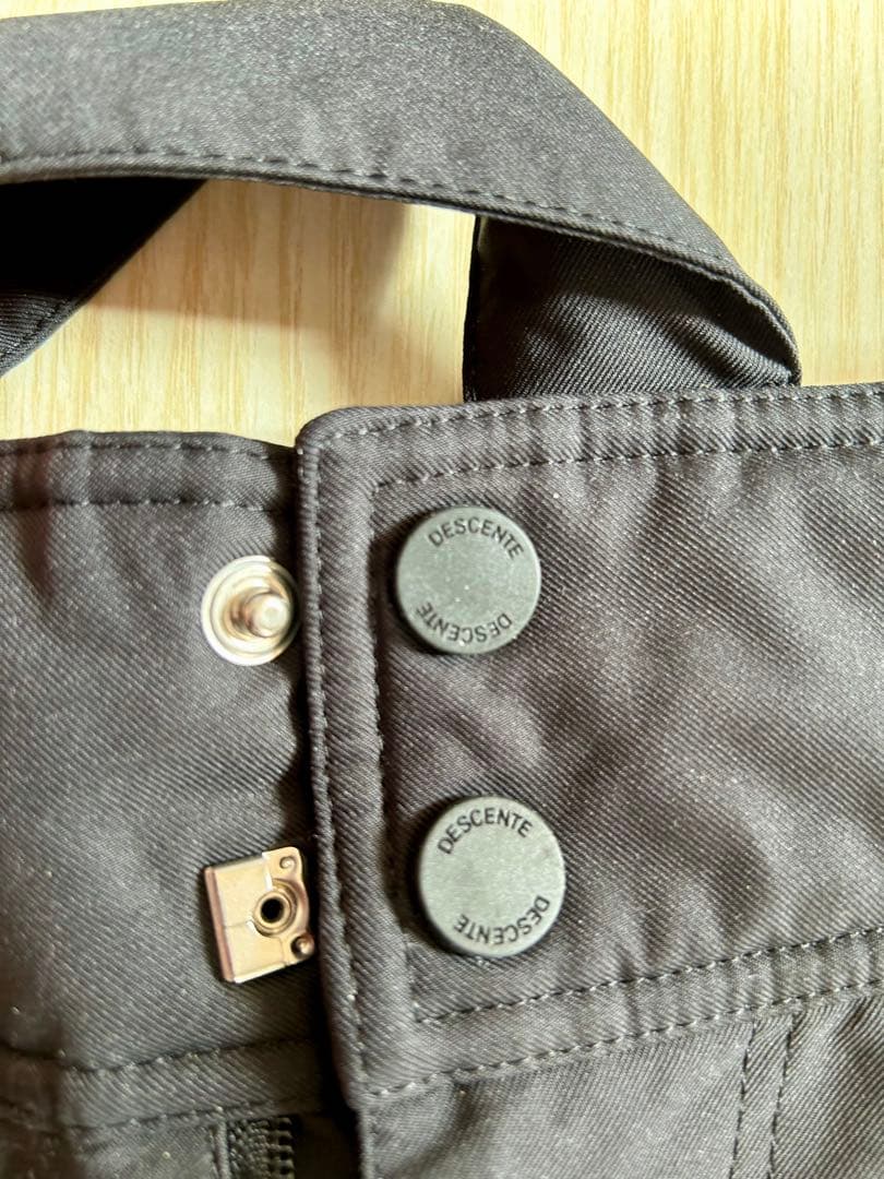 試着のみ　DESCENTE ブラック スキーウェア