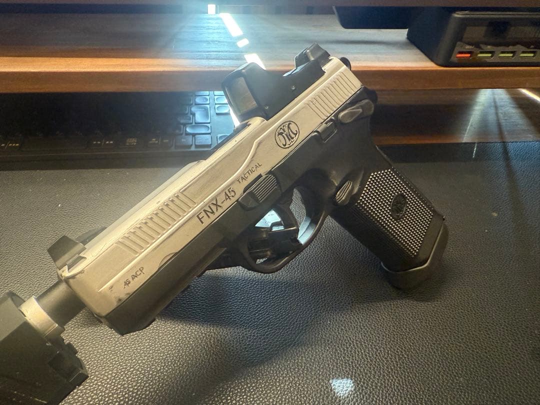 FNX-45 Tactical シルバー塗装 東京マルイ ガスブローバック