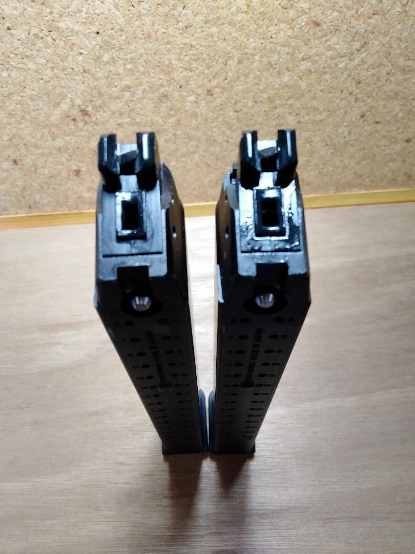 東京マルイ・グロック　ロングマガジン２本【マガジンポーチ付】