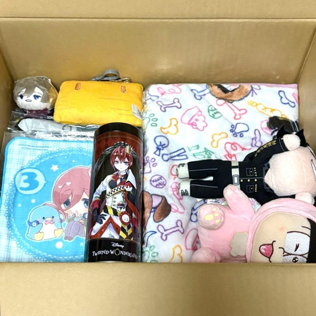 アニメグッズ　ノンジャンル　まとめ売り　大量　缶バッジ　キーホルダー