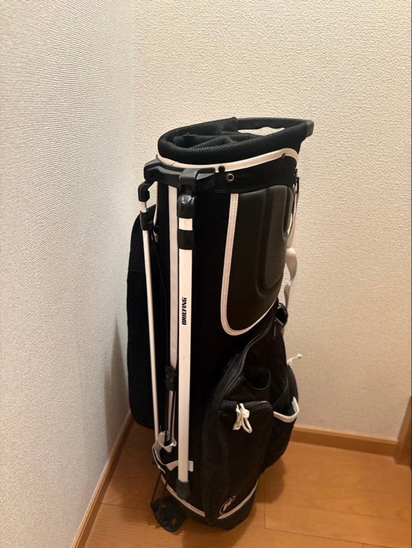 BRIEFING キャディバッグ 【ヘッドカバー付き】ブラック/ホワイト