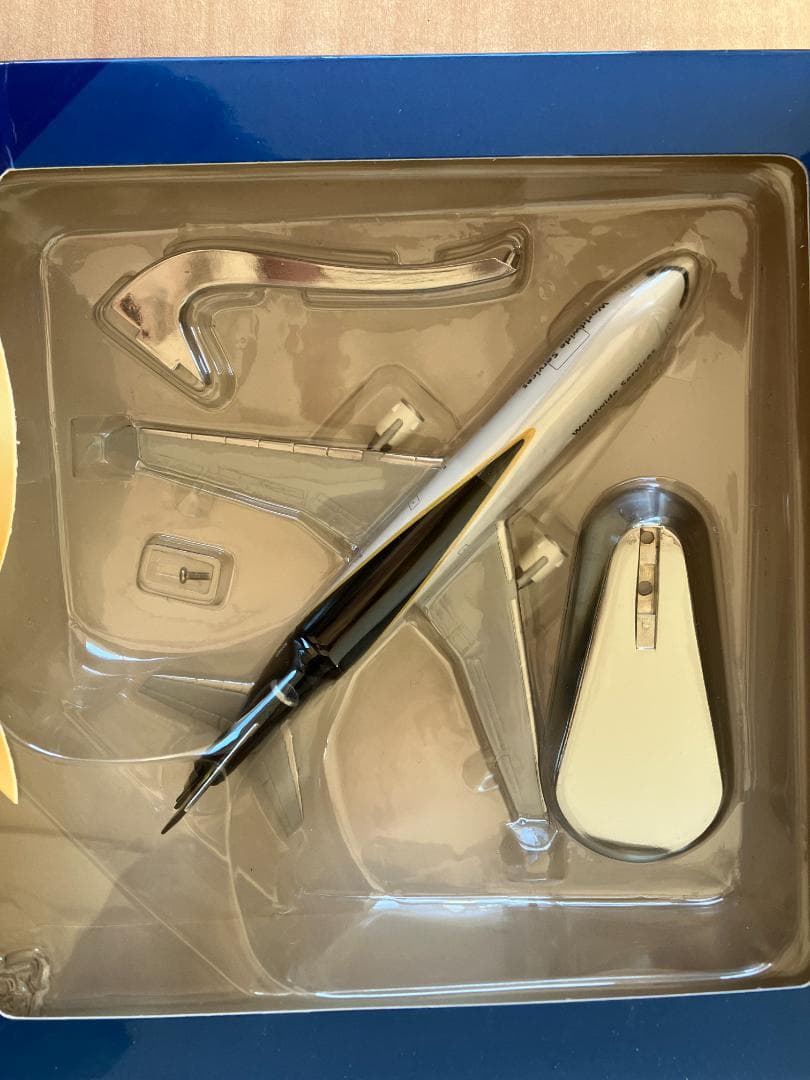 貨物機模型　UPS　MD-11F　1/400　　　　　く