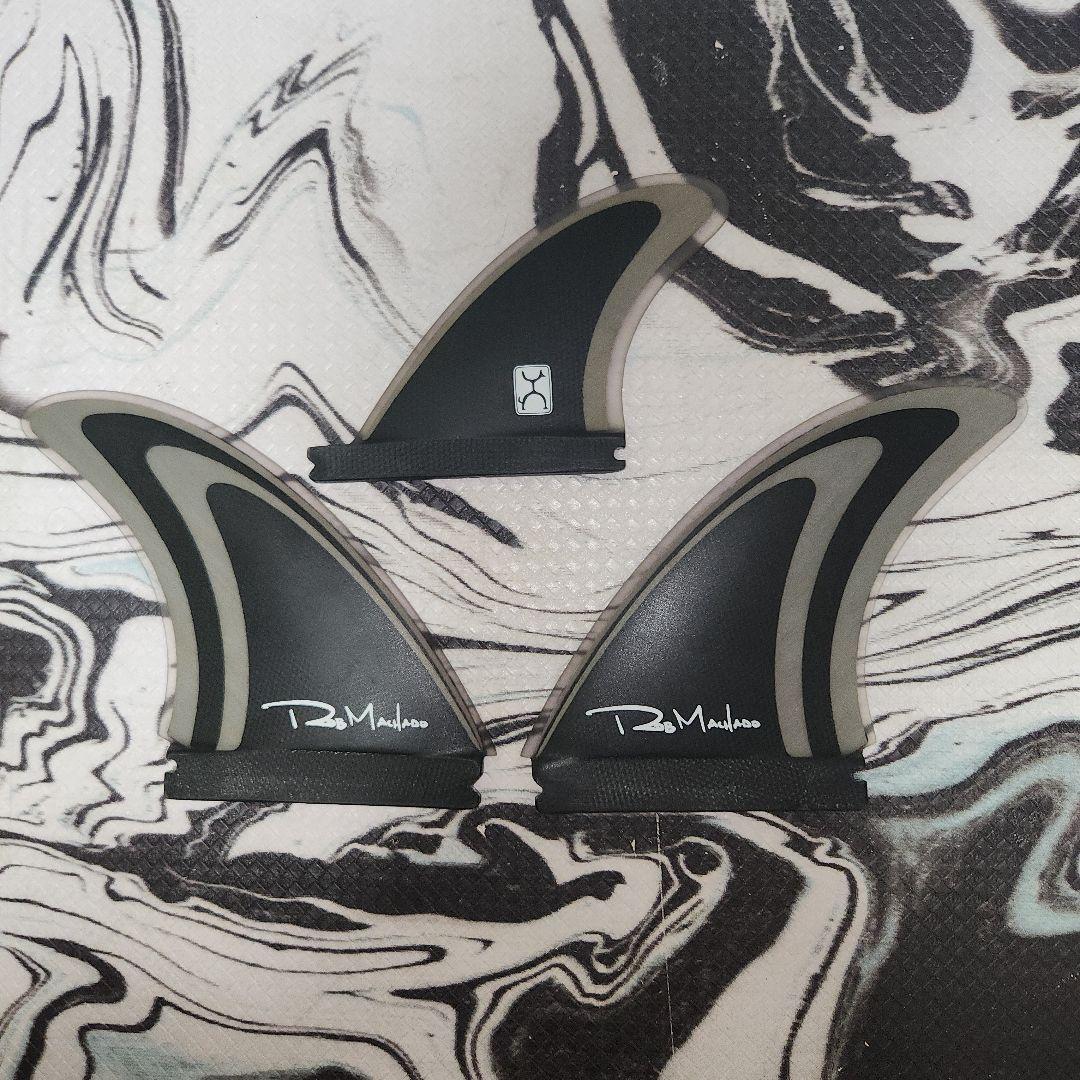 ロブマチャド ツインスタビMachado 2 + 1 Fin Set