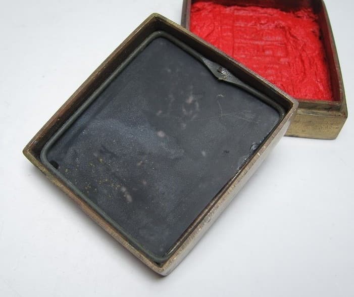 銅製 文字墨盒 「業精於勤」 「大利」銘　朱肉入れ 中国 民国