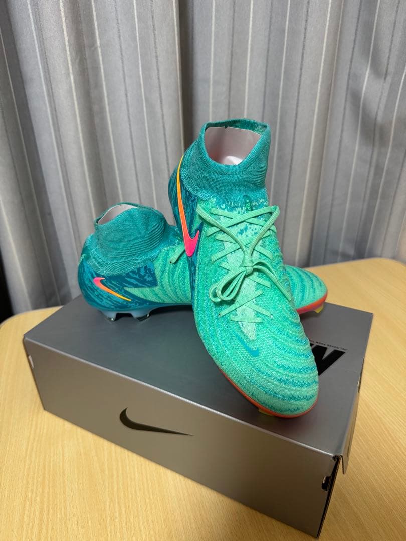 【新品未使用】NIKE PHANTOM LUNA Ⅱ ELITE FG