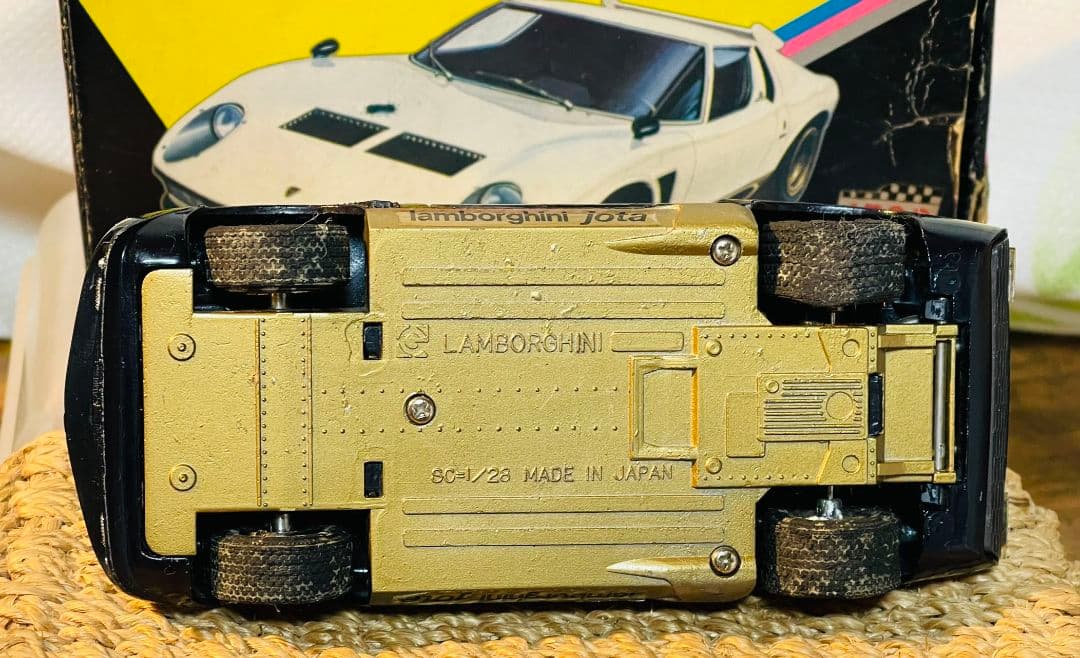 ランボルギーニ イオタ Lamborghini Jota 1/28 永大グリップ