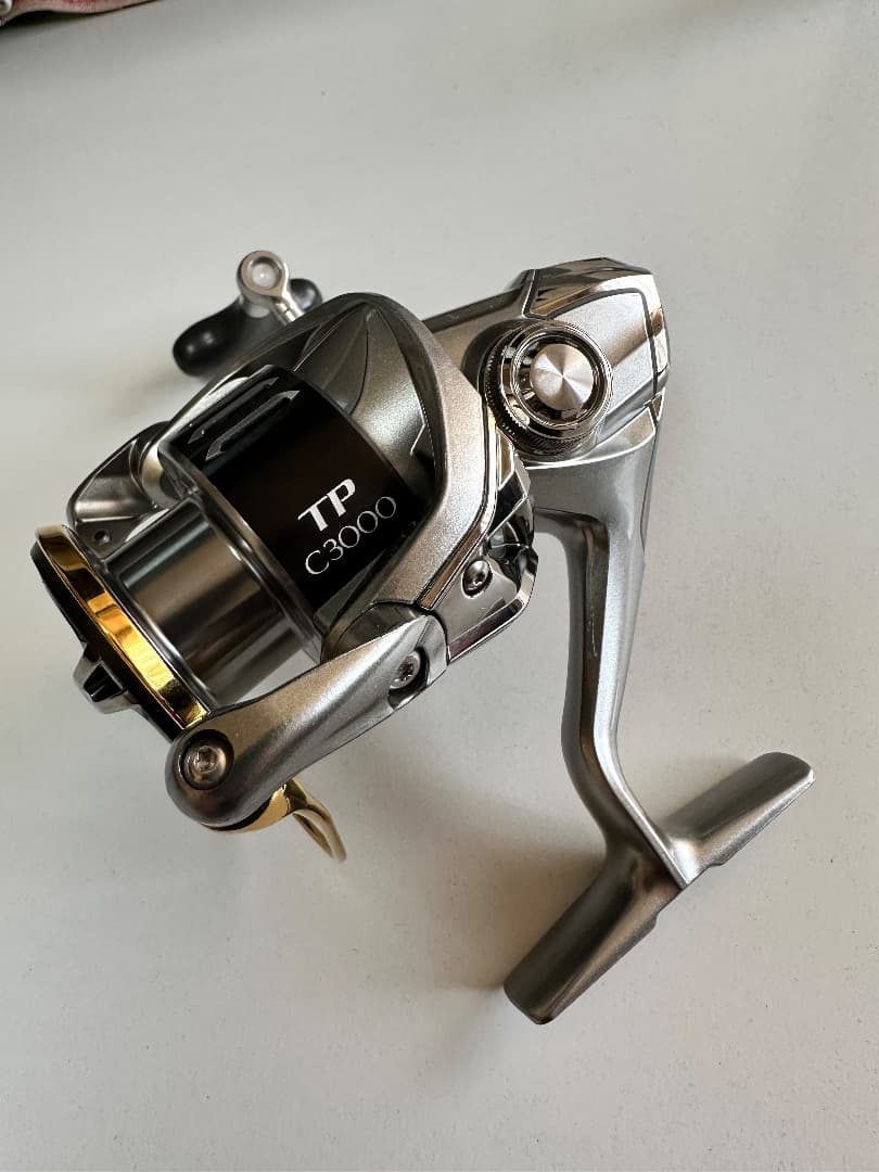 SHIMANO 15ツインパワーC3000HG スピニングリール