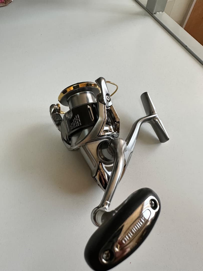 SHIMANO 15ツインパワーC3000HG スピニングリール