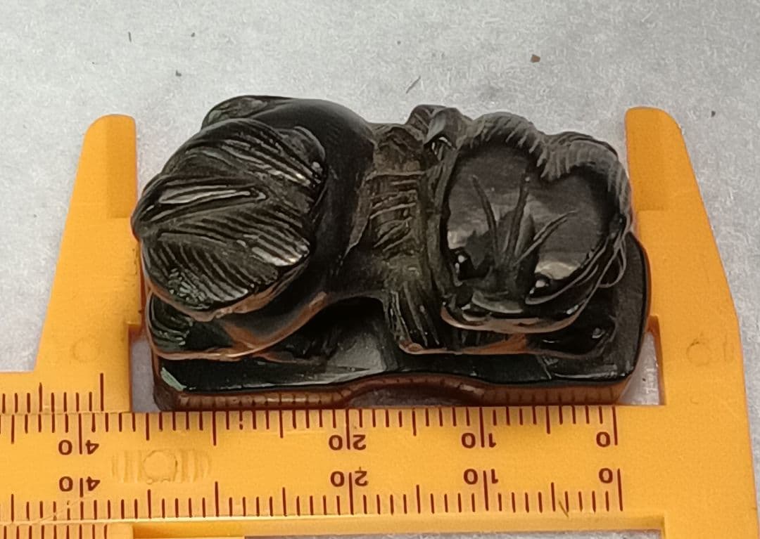 江戸時代 「狛犬 」根付 海松 または 黒柿彫