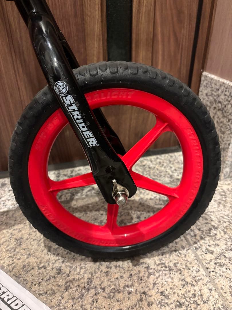 【美品】STRIDER SPORTS 赤 12インチ カスタム済