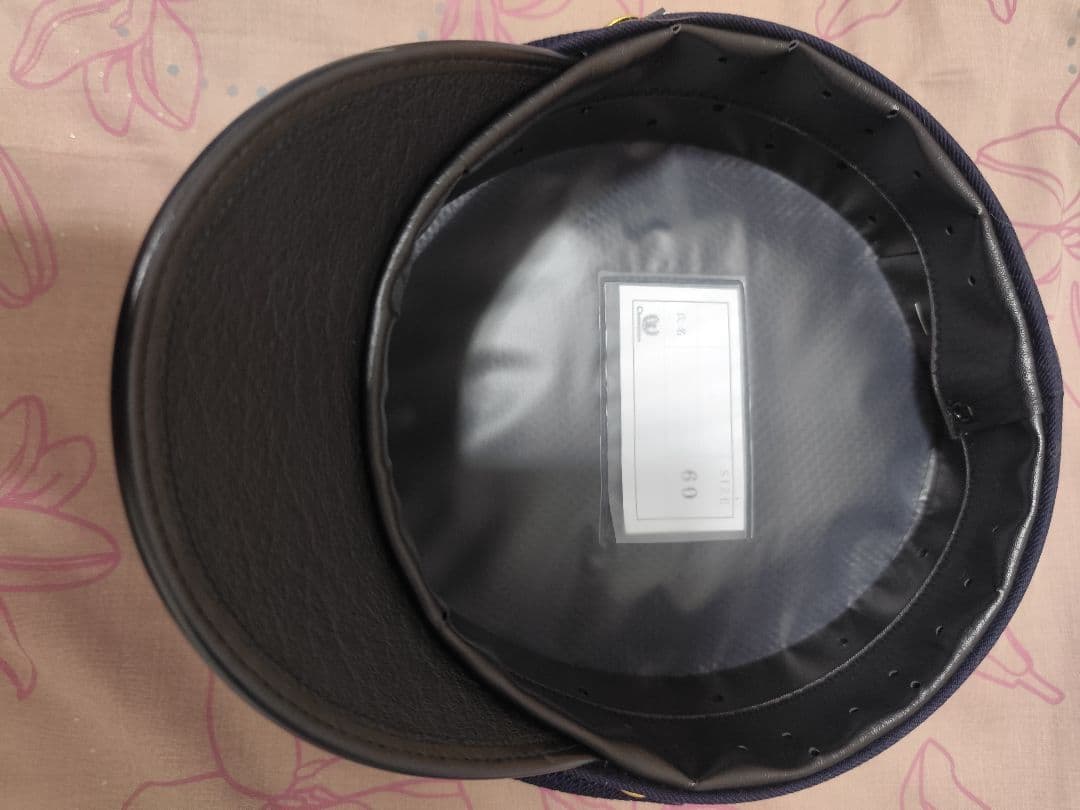 金色装飾のメッシュ帽子