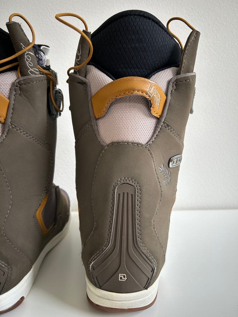 ディーラックス スノーボードブーツ