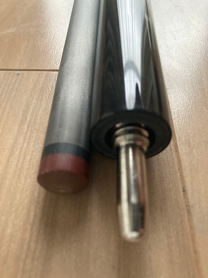 ビリヤードキュー　カーボンシャフト装備　プレイキュー　未使用品　おまけ付き