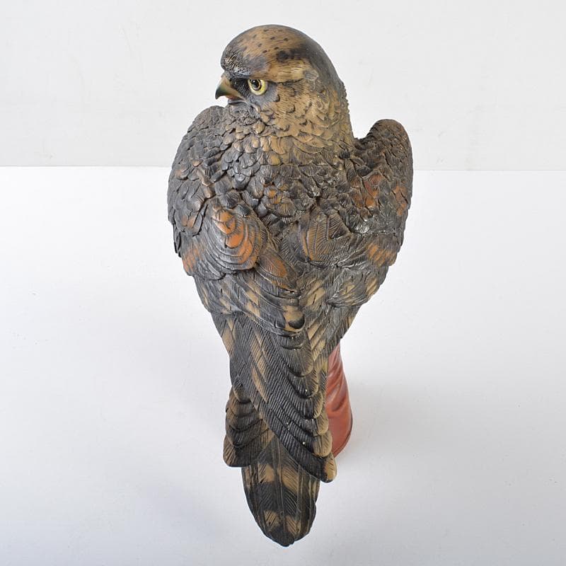 中国　樹脂製　鷹　置物　高さ約31㎝　重さ約4.4㎏　C　R7530B