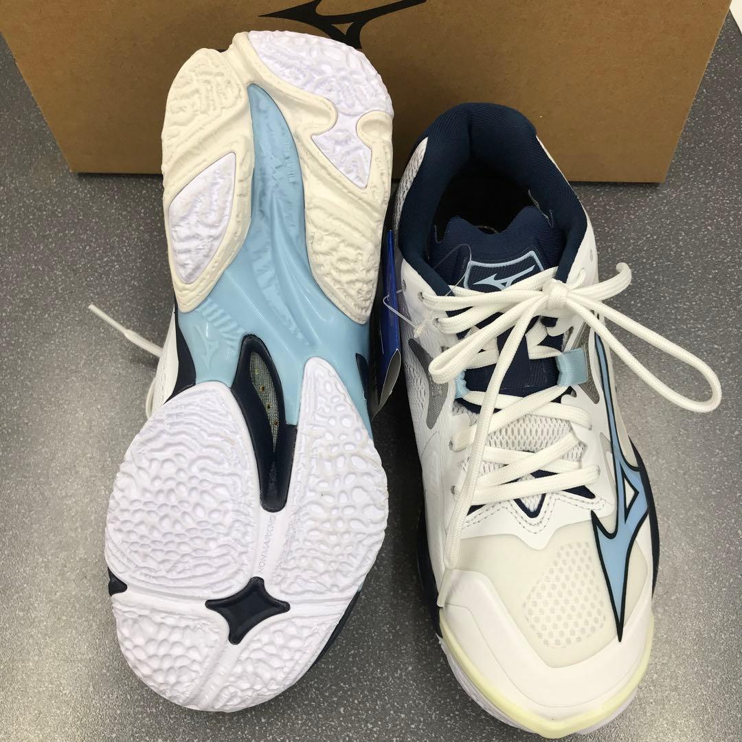 Mizuno バレーボールシューズ22.5cm 左つま先部焼けあり