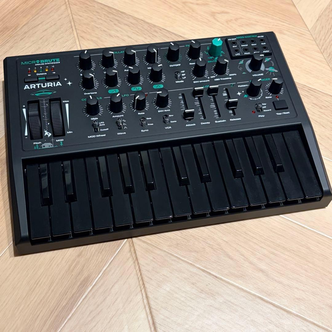Arturia MicroBrute UFO アナログシンセサイザー 限定モデル