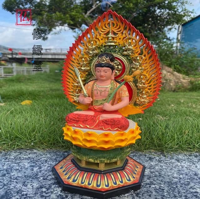 【修縁堂】細密彫刻 木製 彩繪 虚空蔵菩薩 　仏教工芸品　木彫仏像