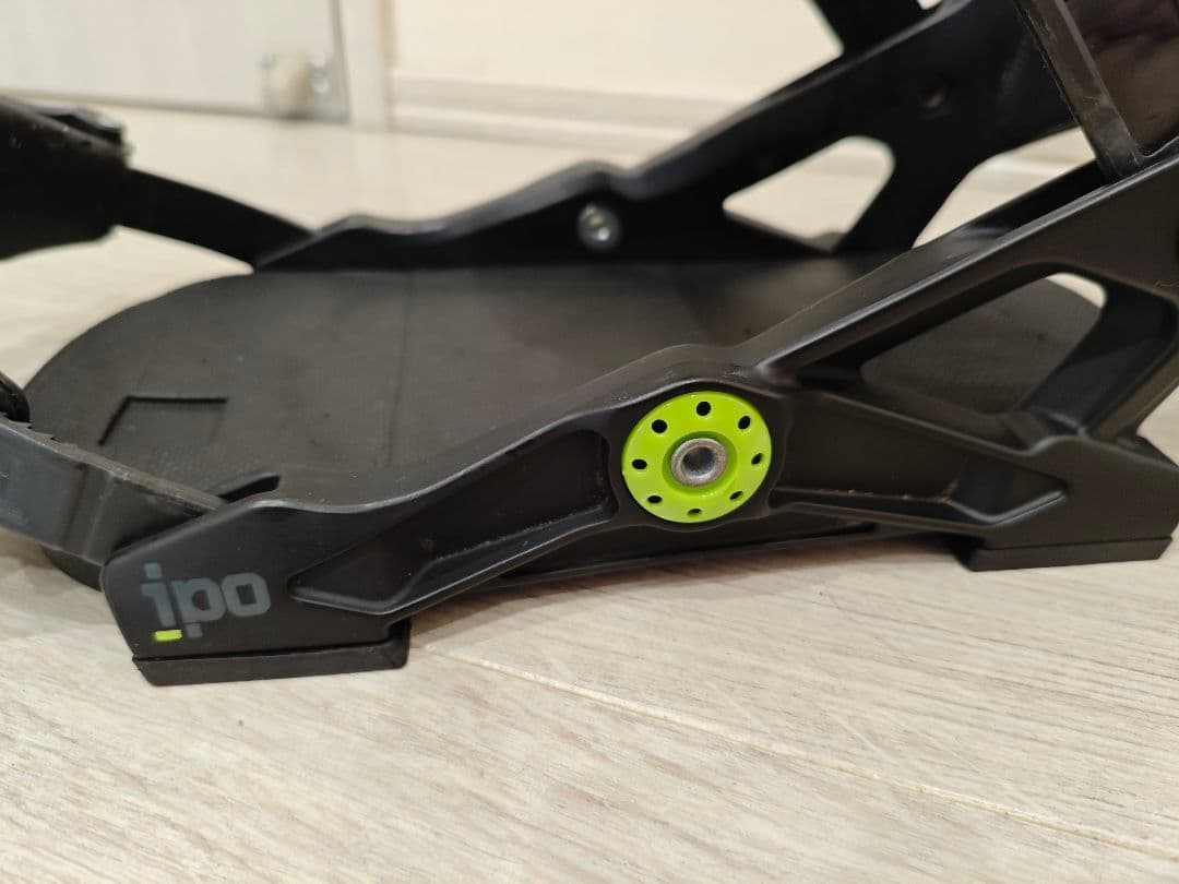 NOW ipo Mスノーボードビンディング バインディング