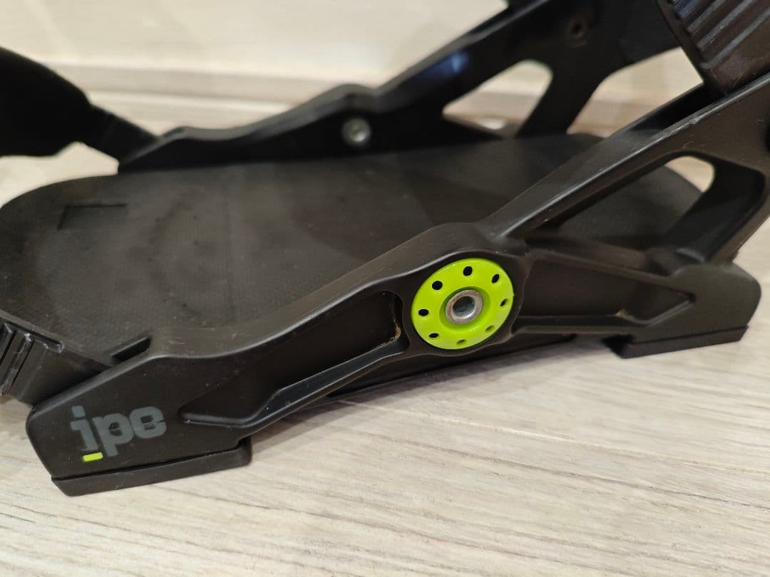 NOW ipo Mスノーボードビンディング バインディング