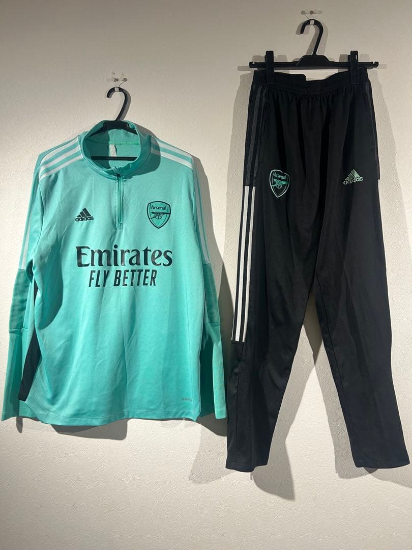 アディダス　アーセナルFC 2021-2022シーズントレーニングウェア上下