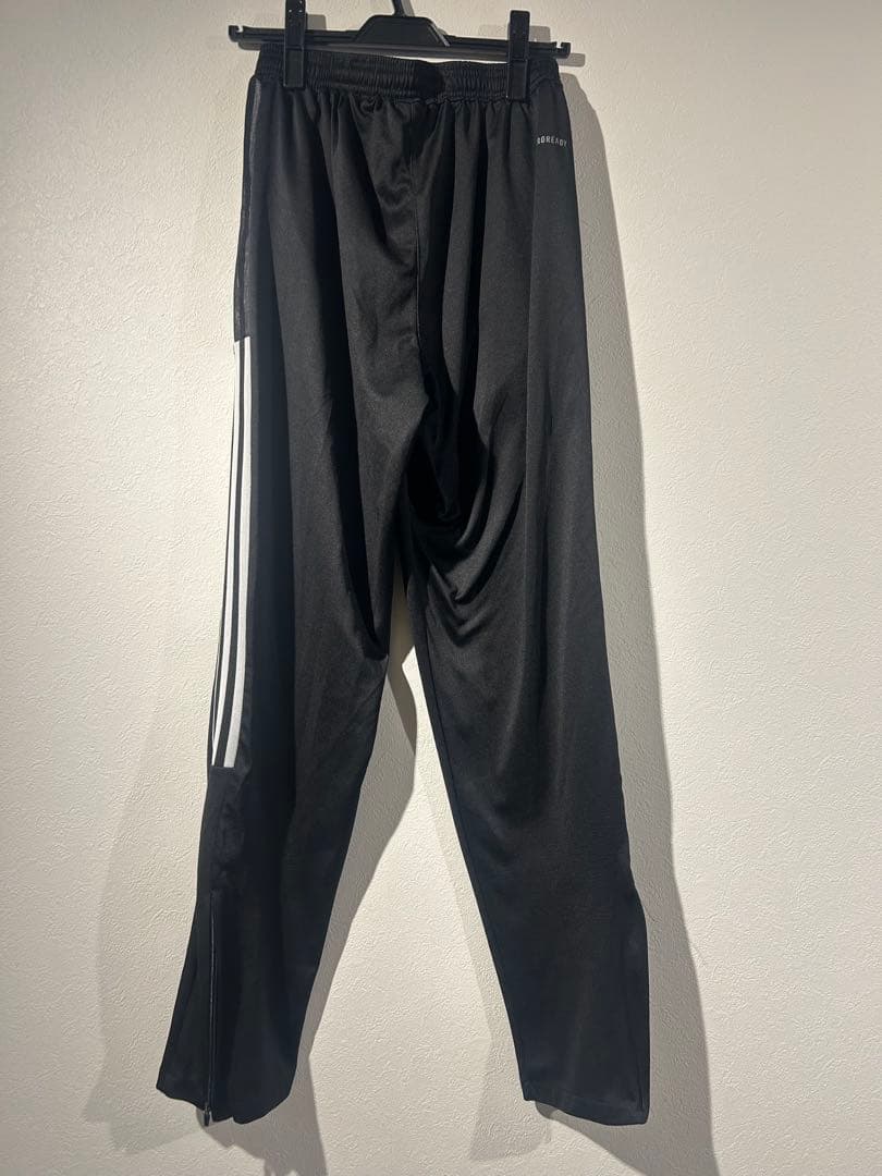 アディダス　アーセナルFC 2021-2022シーズントレーニングウェア上下