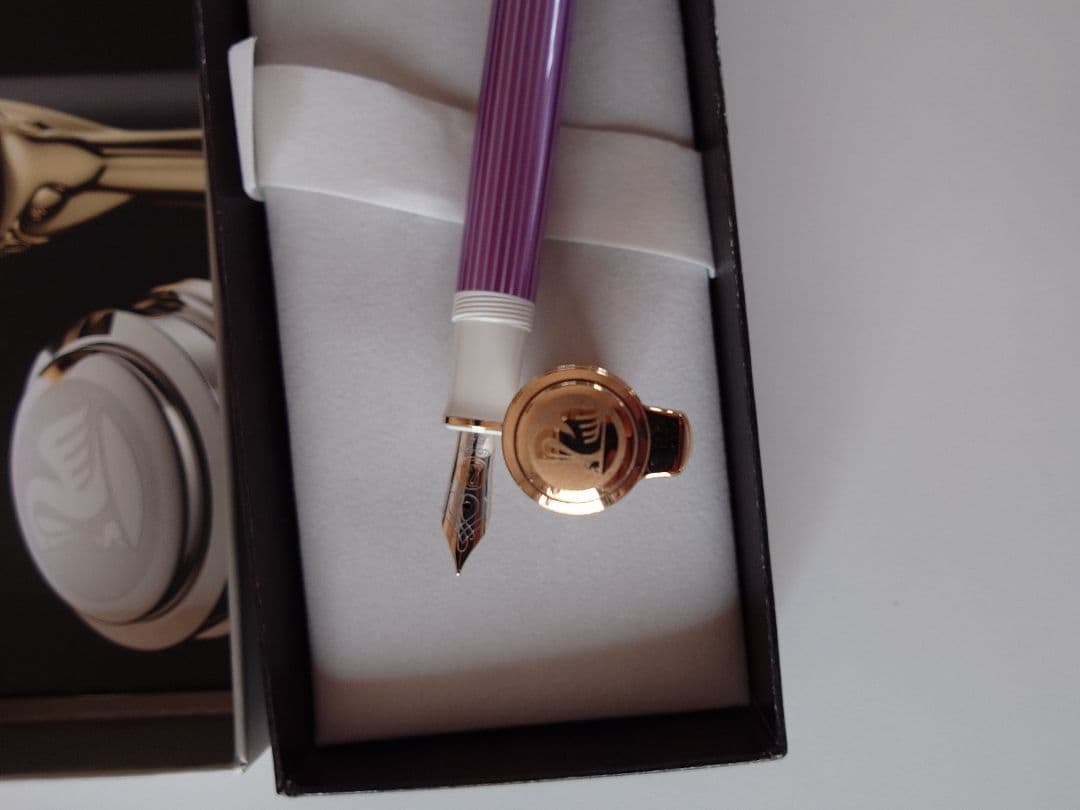 Pelikan 万年筆 M600 バイオレットホワイト スーベレーン EF