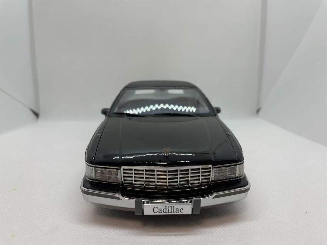 103-010 XIAOGUANG 1/18 キャデラック フリートウッド