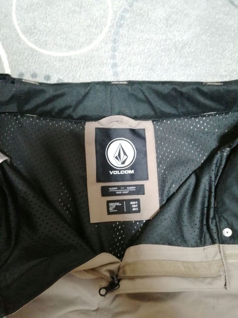 volcom スノーボードウェア　上下セット