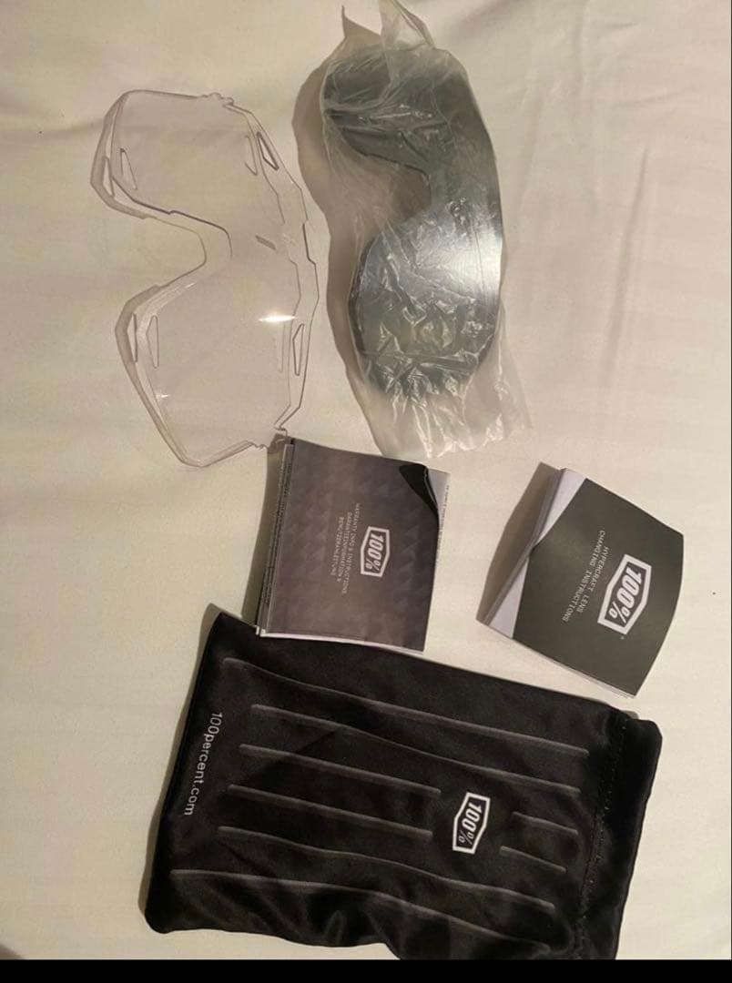 100%サングラス　タティスJr.