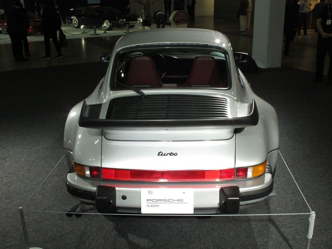 最終価格早い者勝ち希少ポルシェ911 Turbo ミニカー 1/18 シルバー