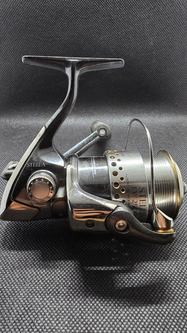 01 STELLA FW2500S simano スピニングリール