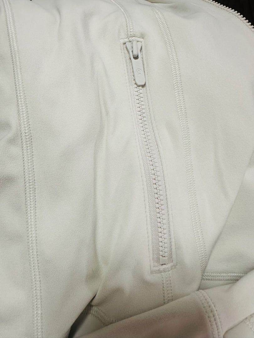 ⭐️新品未使用!ルルレモン〜✅Define ジャケット Nuluサイズ8⭕️