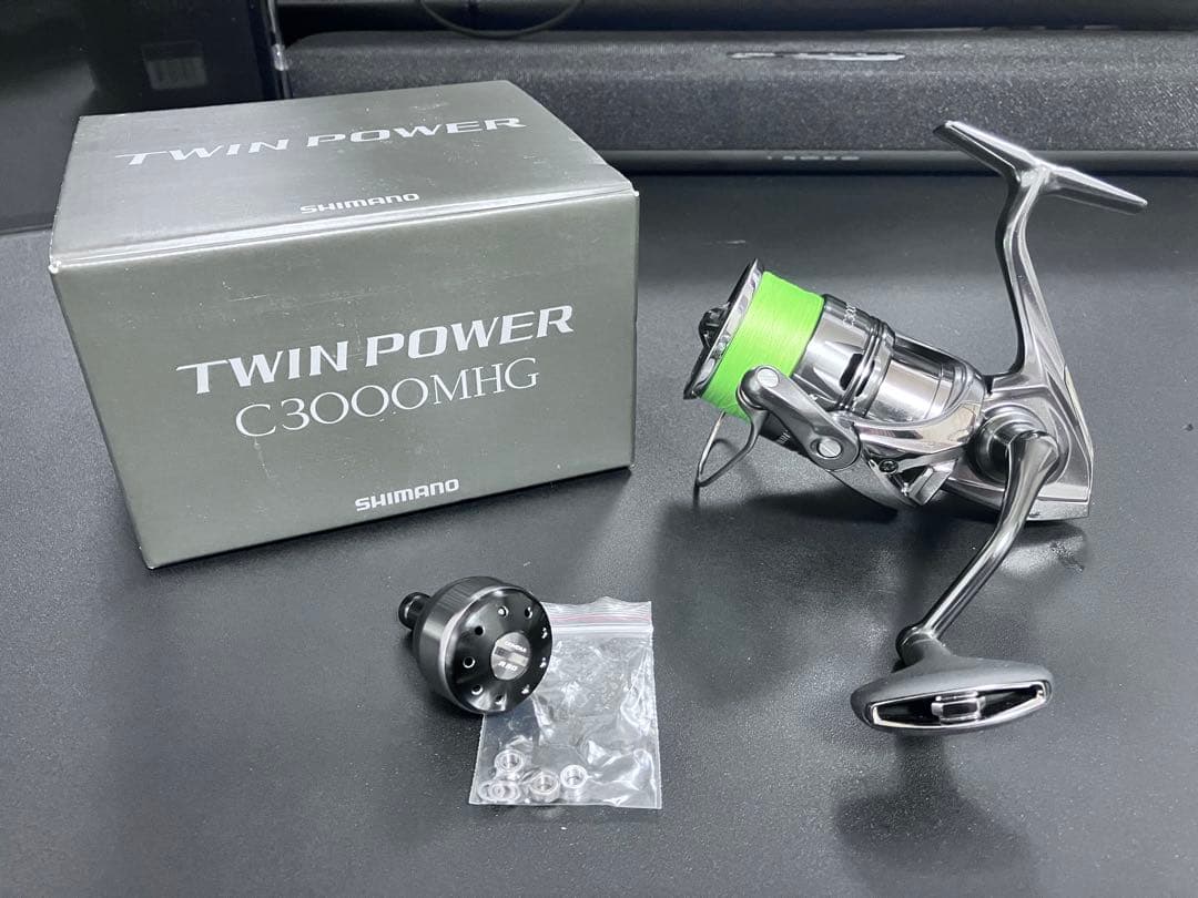 シマノ24ツインパワーC3000MHG 美品