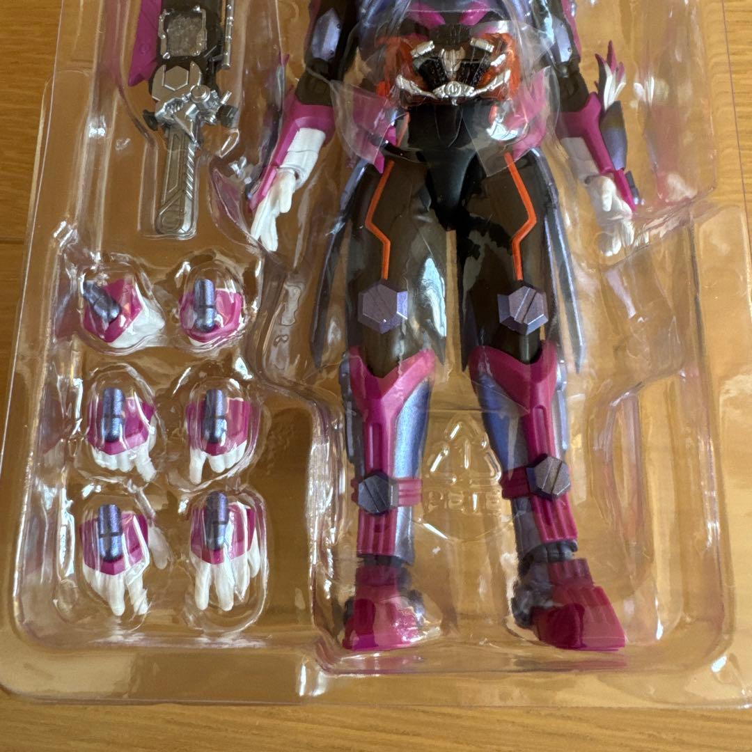 仮面ライダーガッチャード ヴァルバラド フィギュアーツ Figuarts